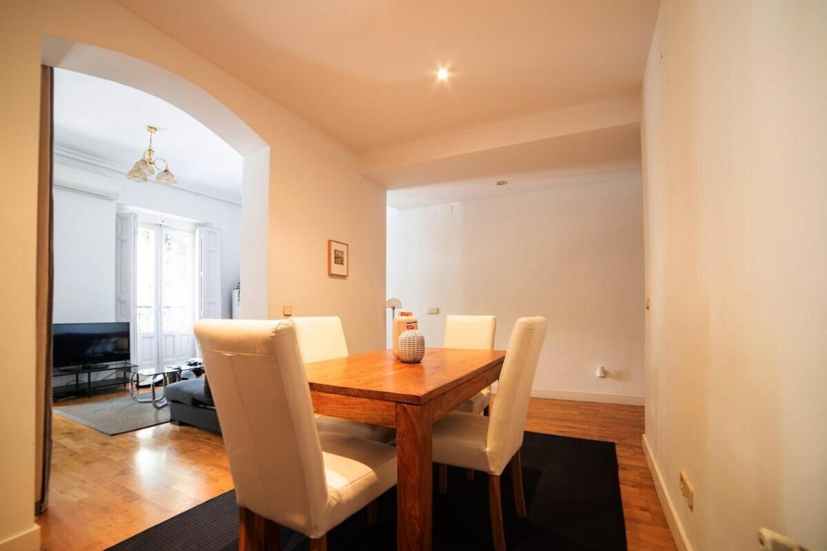 Bright Apartment In Historical City Center Madrid Dış mekan fotoğraf