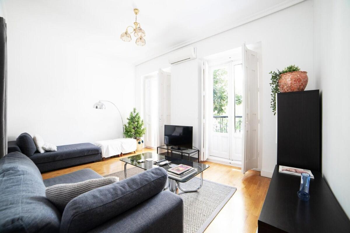 Bright Apartment In Historical City Center Madrid Dış mekan fotoğraf